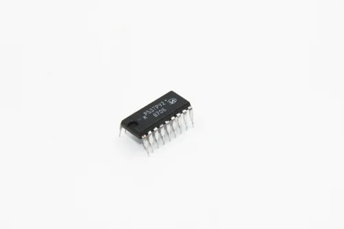 КР537РУ2